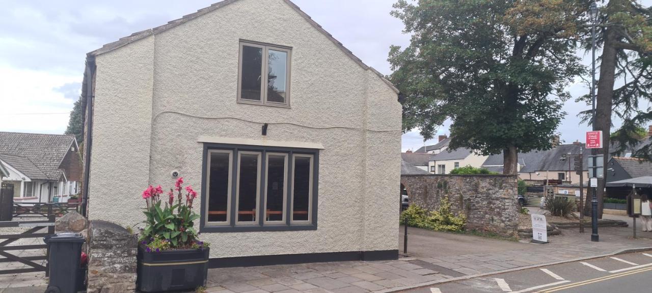 Appartement Charming 1-Bed Loft In Caerleon à Newport  Extérieur photo