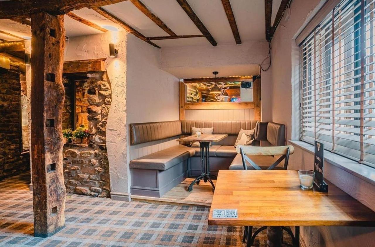 Appartement Charming 1-Bed Loft In Caerleon à Newport  Extérieur photo